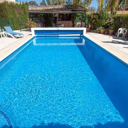6 Bedroom Villa, Walking Distance To Beach. Estepona