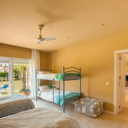 Villa 6 Bedroom Villa, Walking Distance To Beach. Estepona