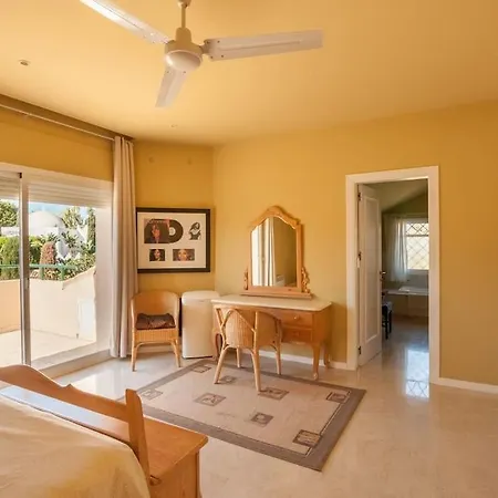 6 Bedroom Villa, Walking Distance To Beach. Estepona