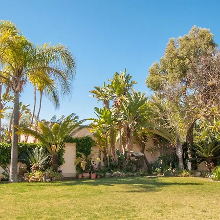 6 Bedroom Villa, Walking Distance To Beach. Estepona
